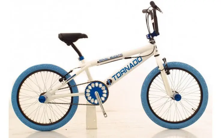 Freestyle BMX 20  Royal Bugatti  wit blauwe banden.jpg